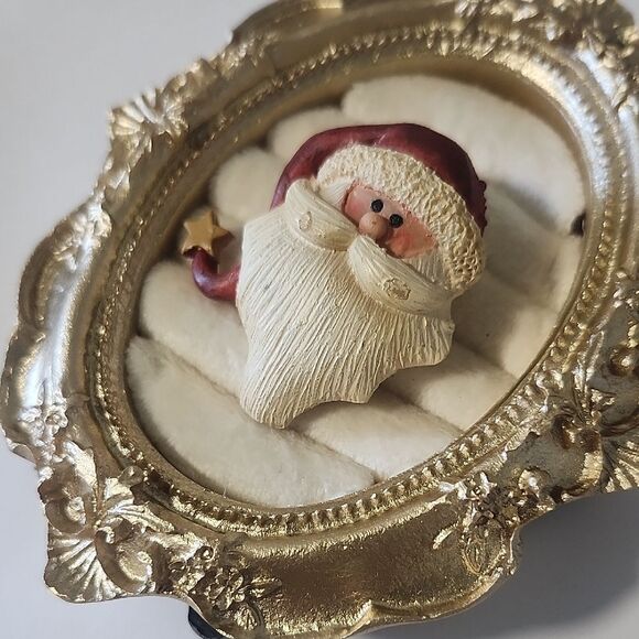 Santa Claus Holiday Brooch - Picture 1 of 6